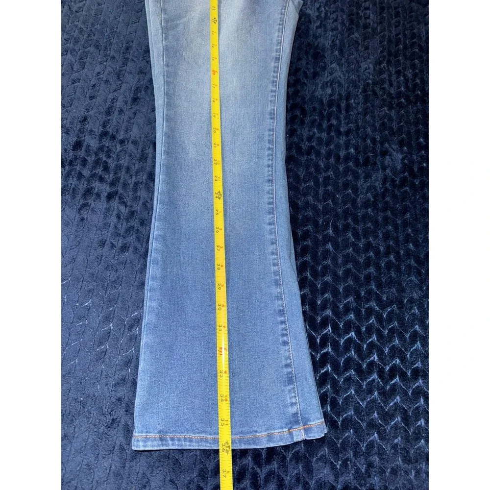 Daily Thread Women's Flare Jeans Front Pockets Button Fly Light Wash Denim‎ Sz 4